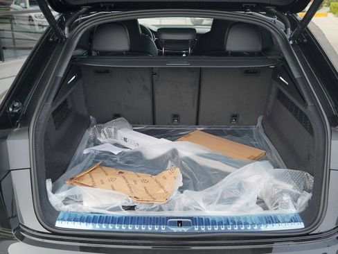 New 2026 Audi SQ8 Prestige AWD/4WD image 11