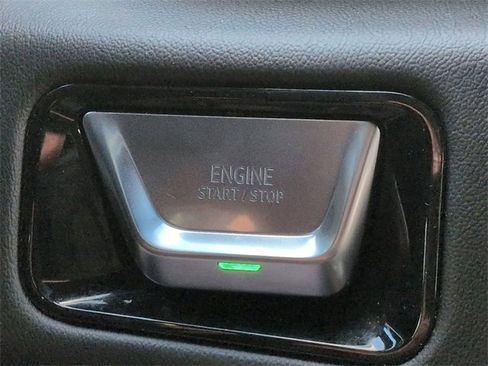 Used 2025 GMC Yukon Denali image 20