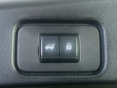Used 2023 Nissan Pathfinder SL FWD image 32