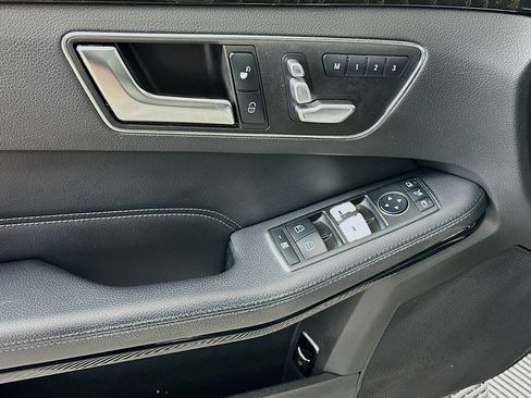 Used 2016 Mercedes-Benz E 350 4MATIC Wagon image 13