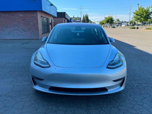 Used 2018 Tesla Model 3 Long Range RWD image 5