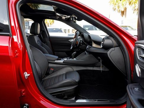 New 2025 Alfa Romeo Giulia AWD w/ Driving Assist Package image 41