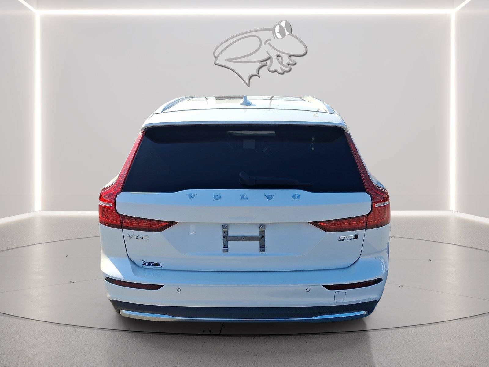 Used 2025 Volvo V60 B5 Cross Country Plus AWD/4WD image 4
