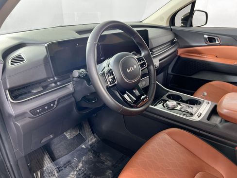 Used 2025 Kia Carnival SX image 9