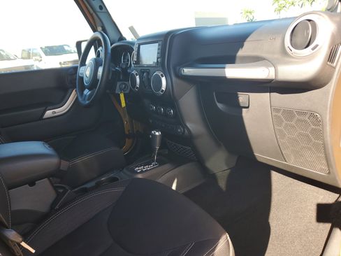 Used 2014 Jeep Wrangler Unlimited Sahara w/ Connectivity Group image 14