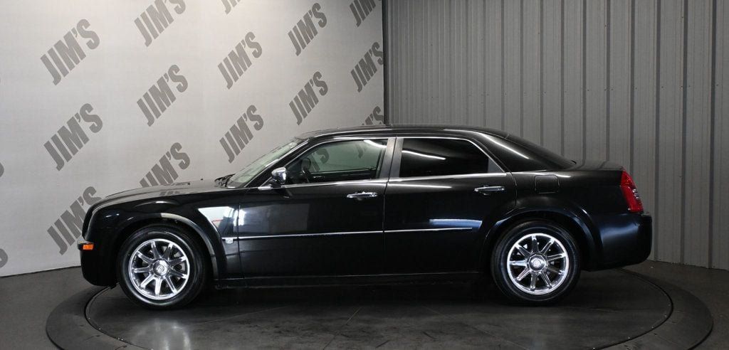 Used 2006 Chrysler 300 C w/ Protection Group II RWD image 8