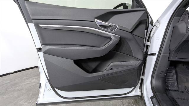 Used 2023 Audi e-tron Premium AWD/4WD image 12
