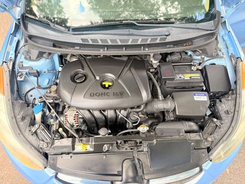 Used 2012 Hyundai Elantra GLS FWD image 9