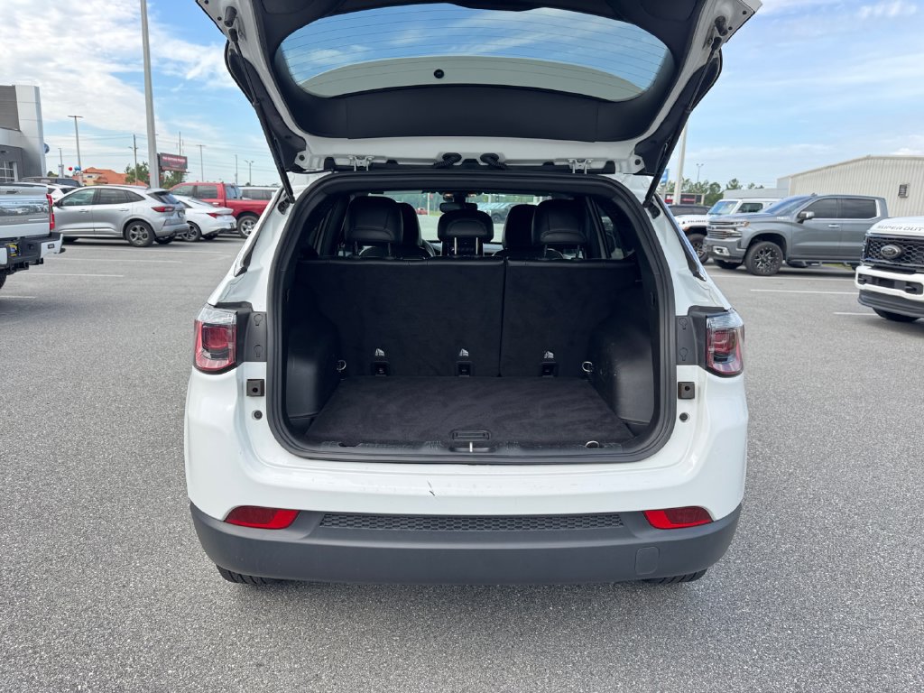 Used 2024 Jeep Compass Latitude AWD/4WD image 17