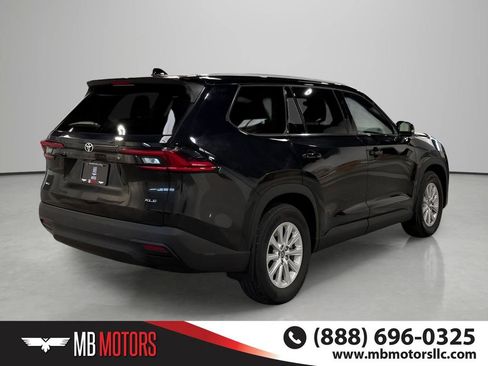 Used 2025 Toyota Grand Highlander AWD image 4