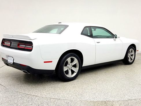 Used 2018 Dodge Challenger SXT image 5