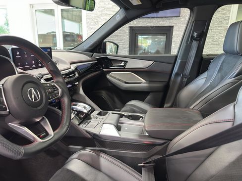 Used 2022 Acura MDX A-Spec image 13