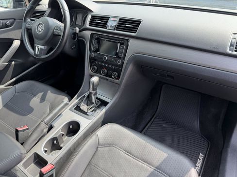 Used 2015 Volkswagen Passat TDI SE FWD image 19