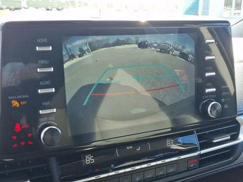 Used 2024 Toyota Sienna XLE w/ XLE Plus Package image 4