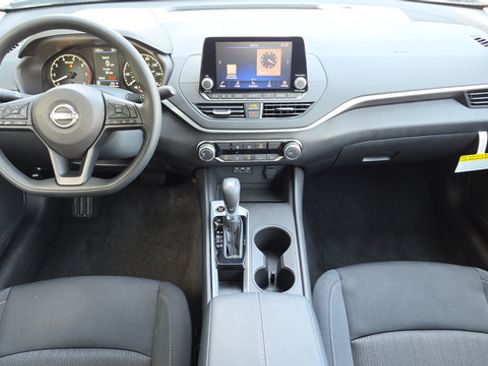 Certified 2025 Nissan Altima 2.5 S FWD image 7
