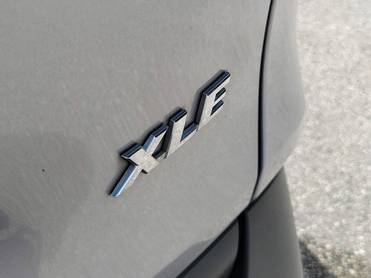 Used 2019 Toyota RAV4 XLE FWD image 7