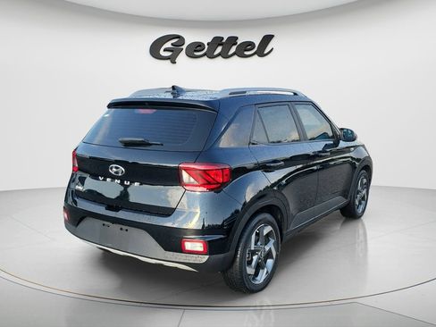 Used 2022 Hyundai Venue SEL FWD image 5