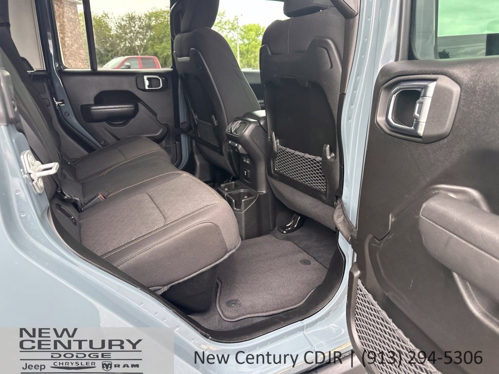 Used 2026 Jeep Gladiator Mojave AWD/4WD image 9