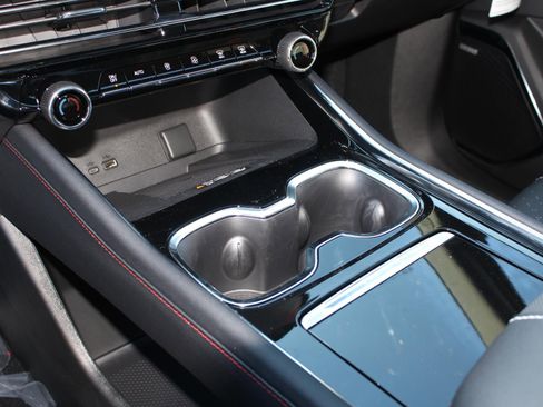 New 2026 Chevrolet Traverse RS image 13