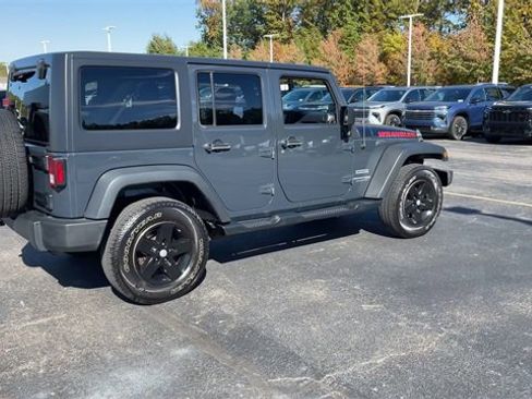 Used 2018 Jeep Wrangler Unlimited Sport S image 8