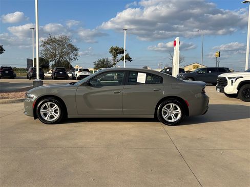 Used 2023 Dodge Charger SXT image 4