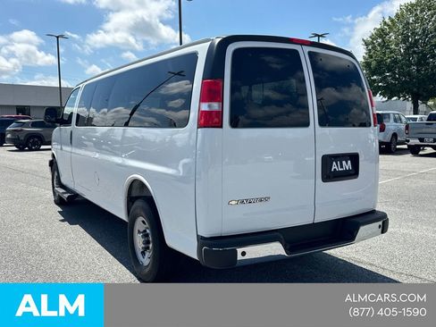 Used 2025 Chevrolet Express 3500 LT w/ LT Preferred Equipment Group RWD image 10