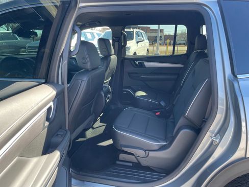 Used 2025 Buick Enclave Preferred image 19