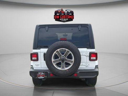 Used 2022 Jeep Wrangler Unlimited Sahara AWD/4WD image 6