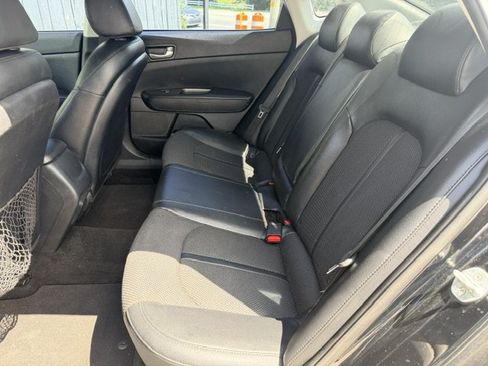 Used 2019 Kia Optima S FWD image 11