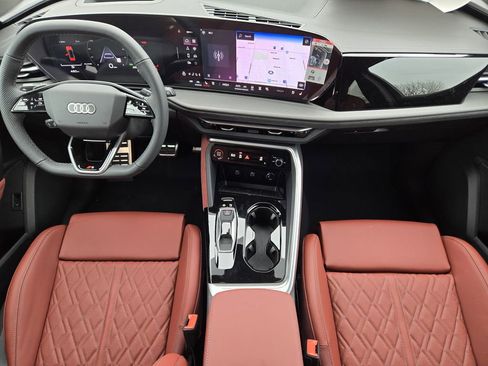 New 2025 Audi SQ5 Premium Plus image 31