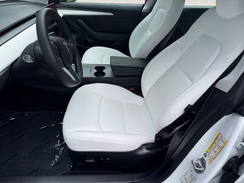 Used 2023 Tesla Model 3 Standard Range RWD image 9