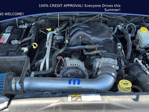Used 2014 Jeep Wrangler Unlimited Sahara w/ Connectivity Group AWD/4WD image 32