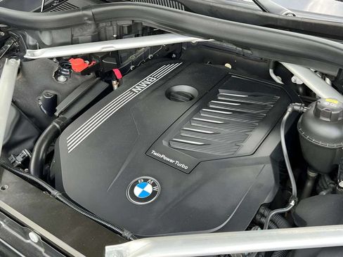 Used 2020 BMW X7 xDrive40i w/ M Sport Package AWD/4WD image 37