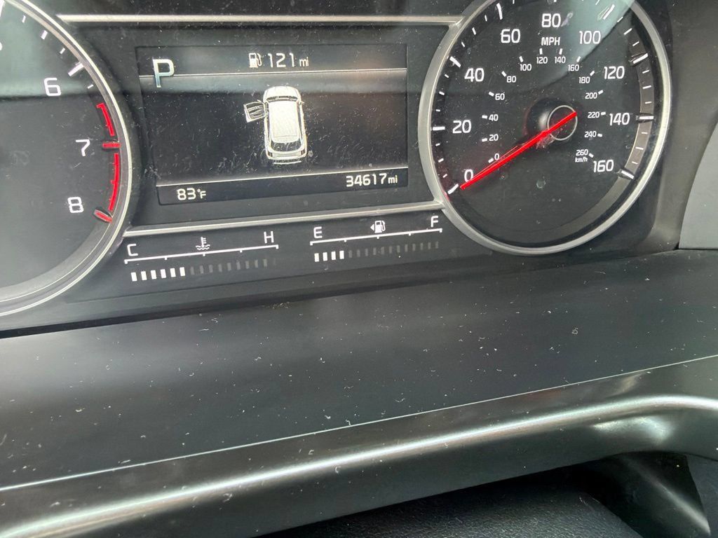 Certified 2023 Kia Sorento LX AWD/4WD image 17