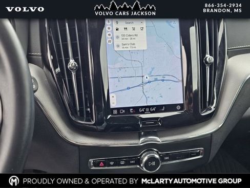 Used 2022 Volvo XC60 B5 R-Design image 9