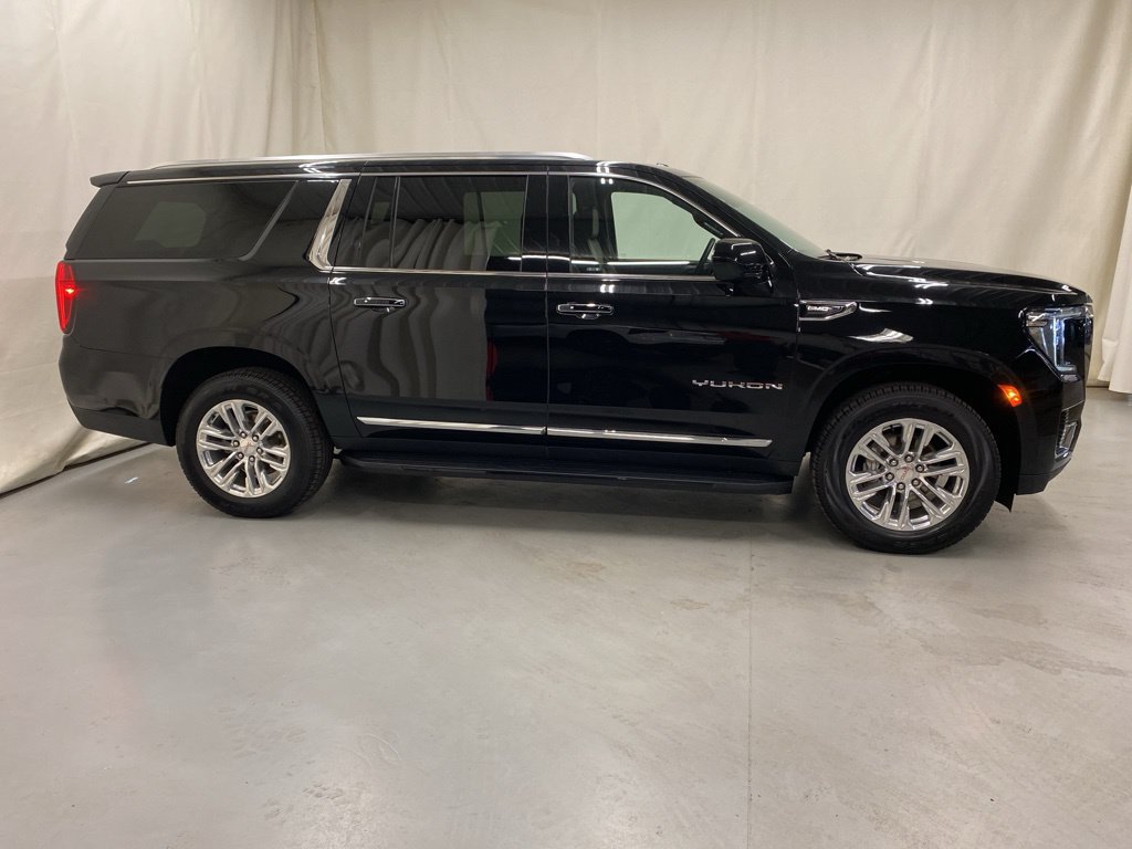 Used 2024 GMC Yukon XL SLT AWD/4WD image 9