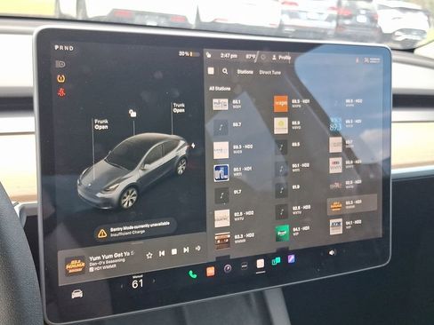 Used 2022 Tesla Model Y Long Range AWD/4WD image 18