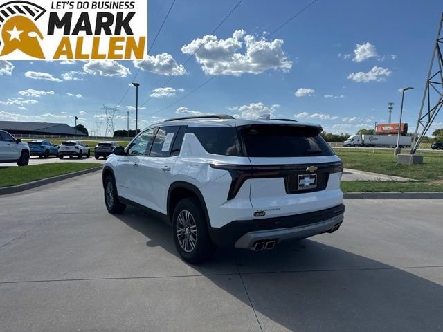 Used 2025 Chevrolet Traverse LT FWD image 4