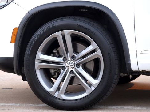 Used 2017 Volkswagen Tiguan Sport image 25