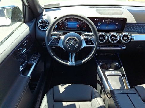 New 2026 Mercedes-Benz GLB 250 4MATIC image 14