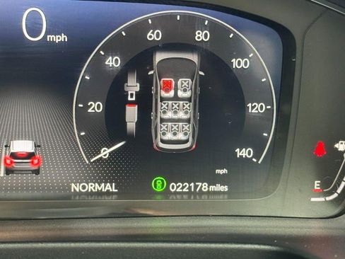 Used 2025 Honda Pilot Elite image 17