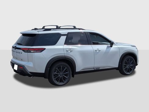 New 2026 Nissan Pathfinder SL FWD image 4