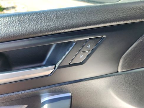 Certified 2025 Volkswagen Jetta SE w/ Sunroof Package image 27