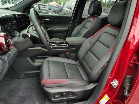 Used 2026 Chevrolet Equinox RS w/ LPO, Floor Liner Package FWD image 8
