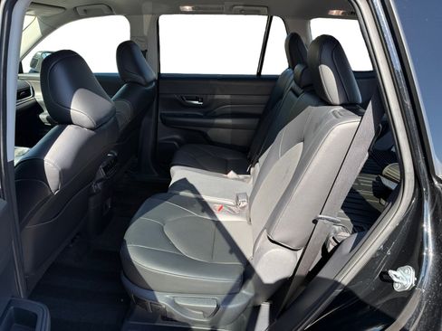 Used 2024 Toyota Grand Highlander AWD Hybrid image 16