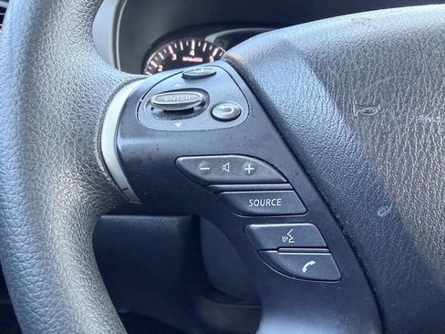 Used 2019 Nissan Pathfinder S image 19