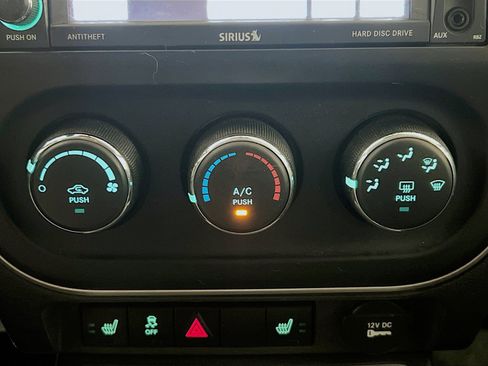 Used 2017 Jeep Compass High Altitude AWD/4WD image 11