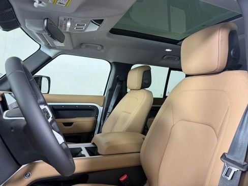 Used 2025 Land Rover Defender 110 S image 6