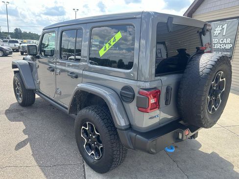 Used 2021 Jeep Wrangler Unlimited Rubicon 4xe w/ Cold Weather Group AWD/4WD image 7