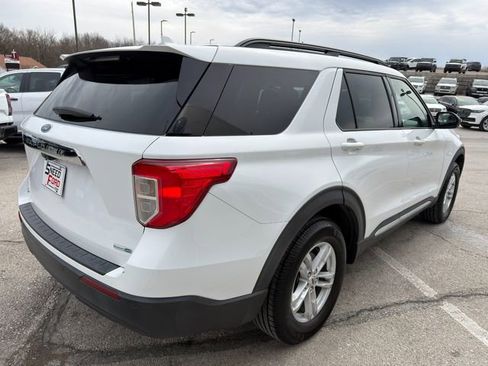 Used 2020 Ford Explorer XLT image 7